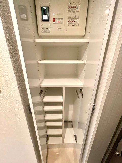 レジディア新宿イーストⅢ2階 収納