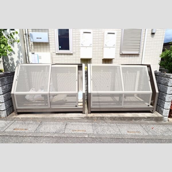 ストーク本郷 ゴミストッカー