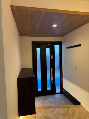 北欧ハウス稲荷町 ゆったりとした玄関スペース