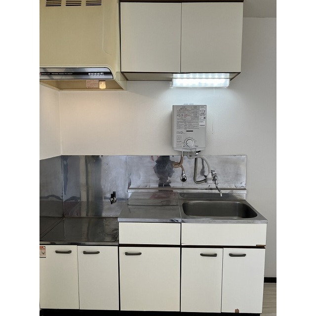 新田ハイツ203号室 キッチン