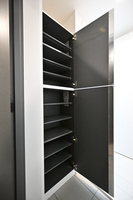 Ｔｈｅ　Ｒｅｓｉｄｅｎｃｅ　Ｎｉｈｏｎｂａｓｈｉ2階 靴入