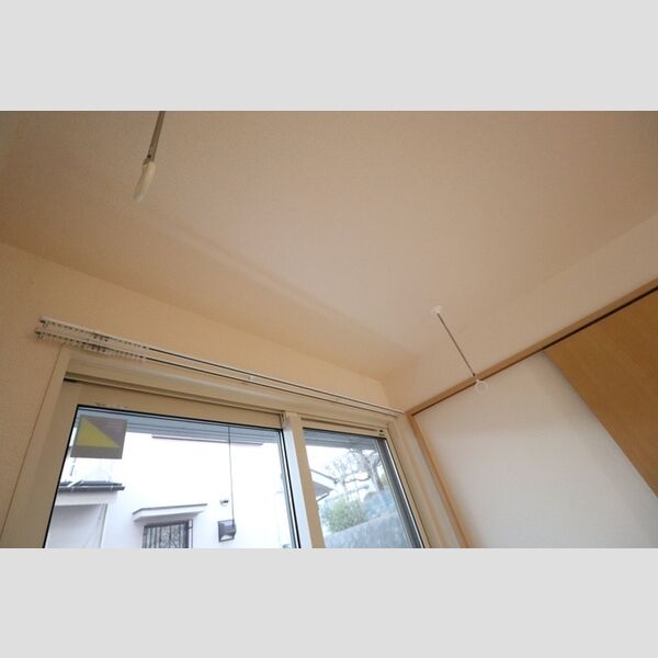 カーサリリオ103号室 室内物干し金物