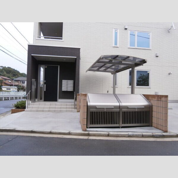 グッドベルテ横浜301号室 エントランス