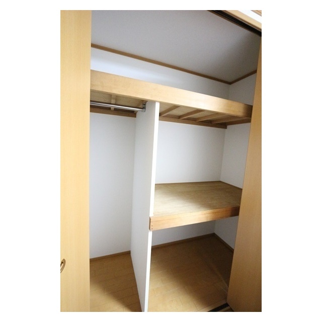 プリマヴェーラ 洋室　クローゼット
