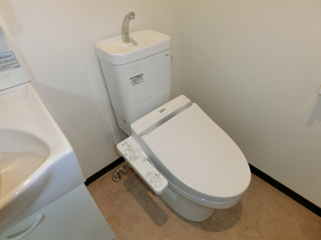 ベイルーム長後3階 温水洗浄暖房便座