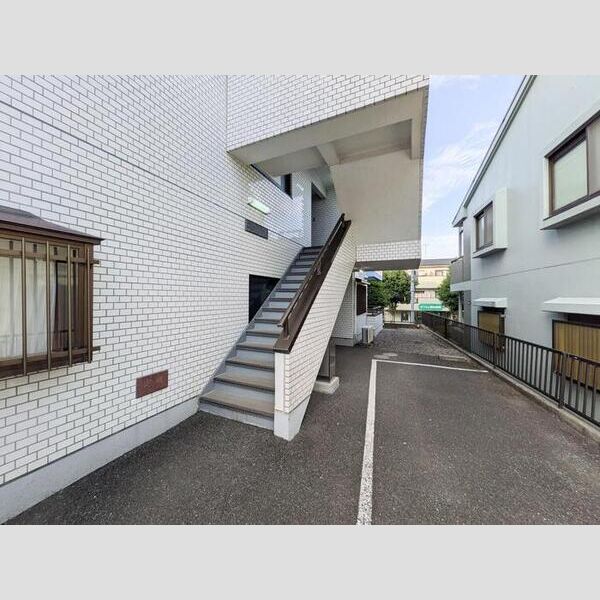 スカイプラザ 建物入口