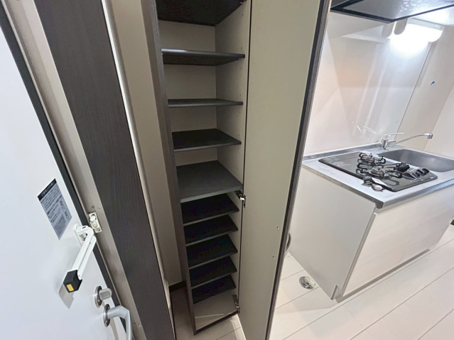 クイーンコンシェル2階 写真は同型101号室