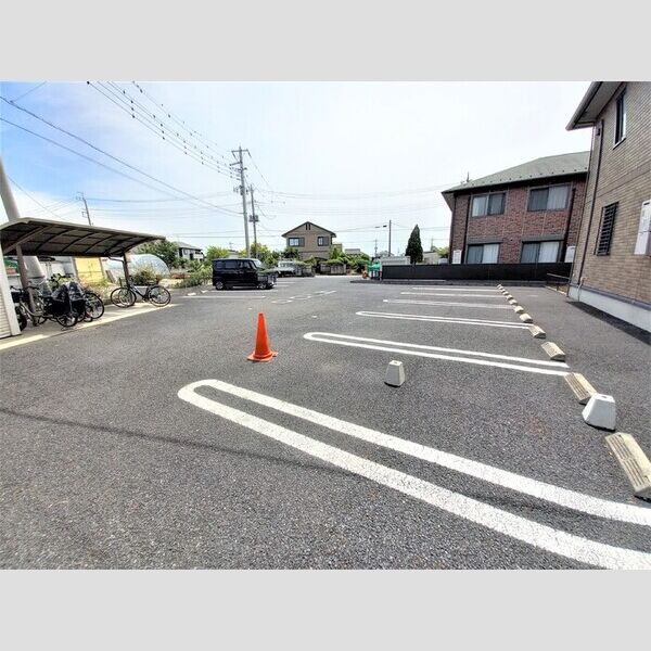 ローズコート山﨑 駐車場