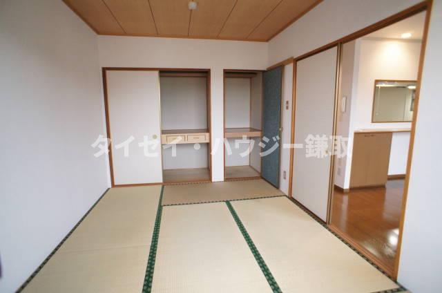 リリーヴィレッジＤ棟D101号室 和室にも収納がありますよ