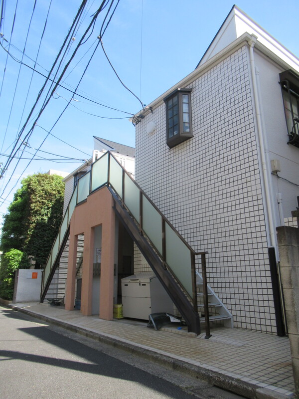 プラザドゥウィルシャーＢ棟1階 外観