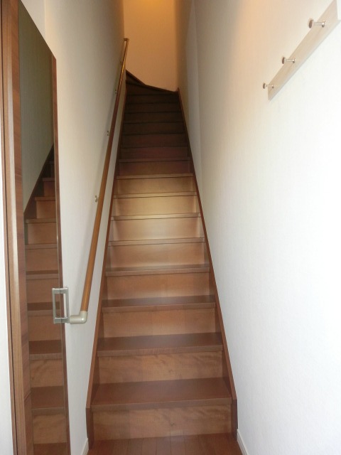 フィリオB棟2階 玄関