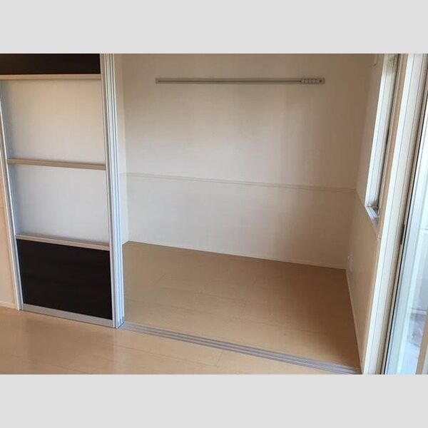 ルミエール瑞穂　壱番館102号室 居室