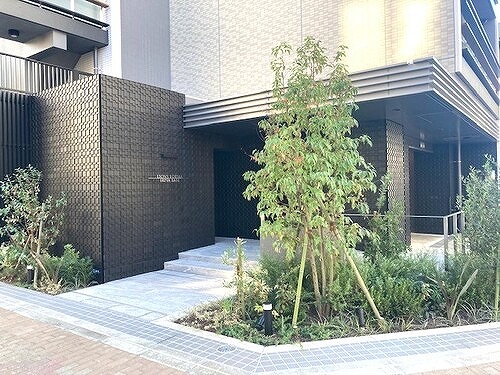 ＲＥＦＲＡＭＥ ５ Ｉｒｉｙａ4階 エントランス外観　※竣工時2022.10撮影