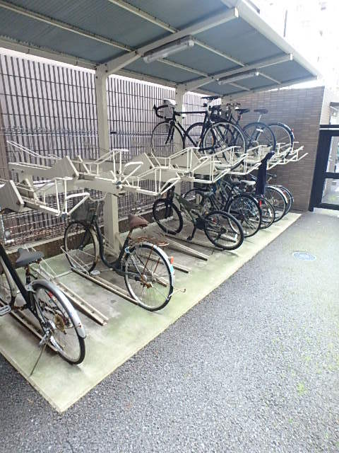 ガラ・ステージ麻布十番5階 敷地内駐輪場！