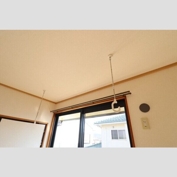 メゾン・ド・ラフィーネ　A202号室 室内物干金物