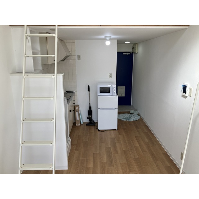 ＳＵＲＦ　ＨＯＵＳＥ202号室 内観