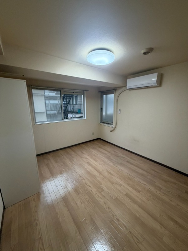 日興パレス伊勢佐木町北 リビング