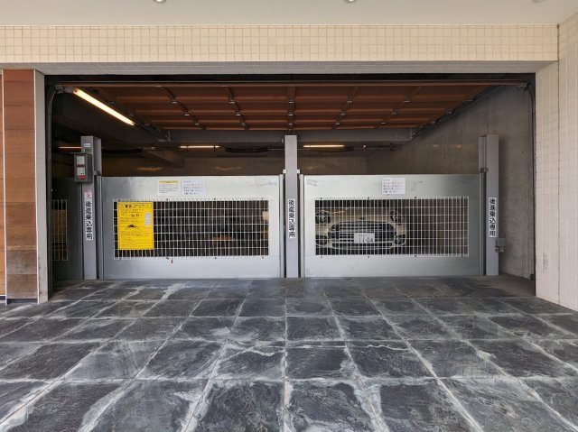 フカサワスペース92号室 駐車場