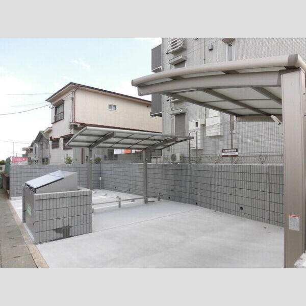 ソフィアさつき 駐輪場