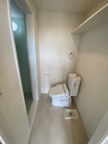 ヨコハマテラス金沢文庫203号室 トイレ