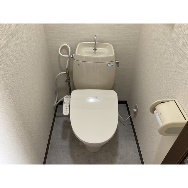 グランデュール瀬戸岡105号室 内観