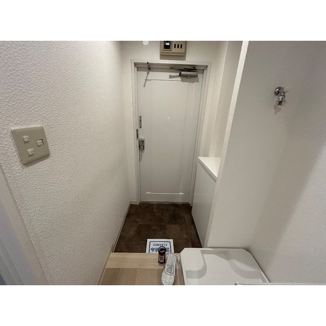 Queen’s Court203号室 玄関