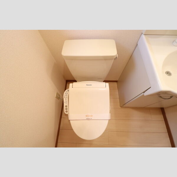 ボナールハウス新川 温水洗浄暖房便座付きトイレ