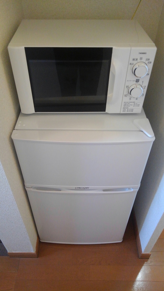 レオパレスかんな101号室 家具・家電付き