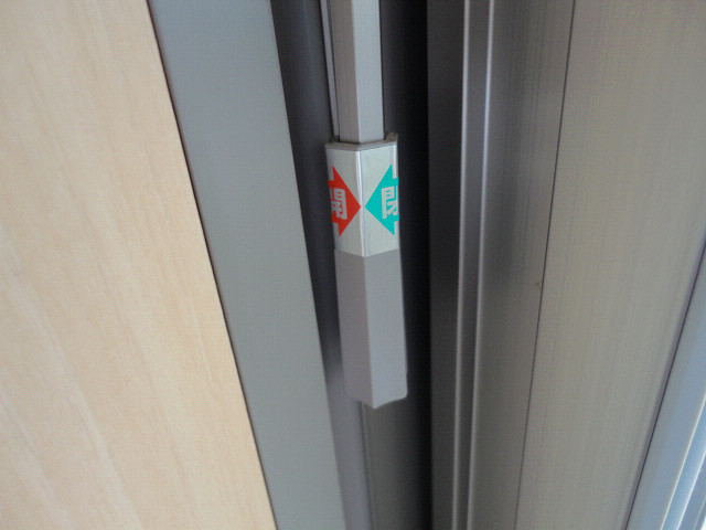 サンライズコート下総中山1階 シャッターは電動で開閉