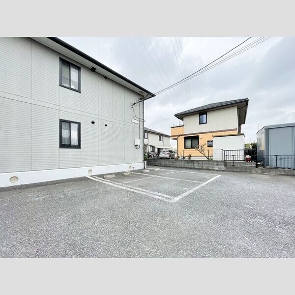 アーバンライフⅡ203号室 駐車場