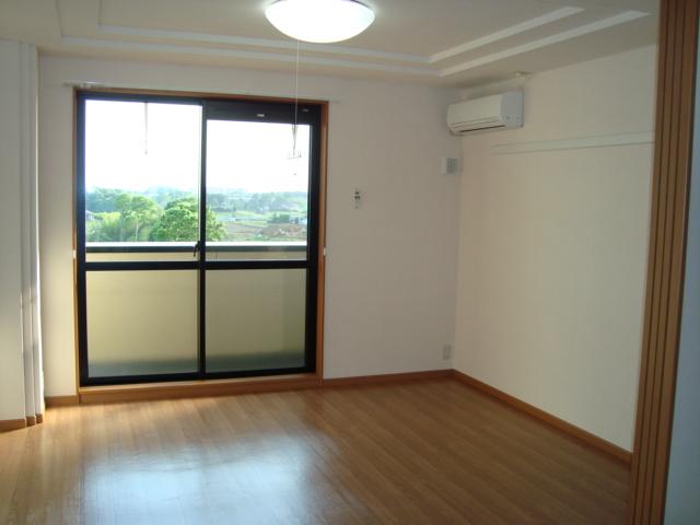 リバパレスおおたかの森 室内