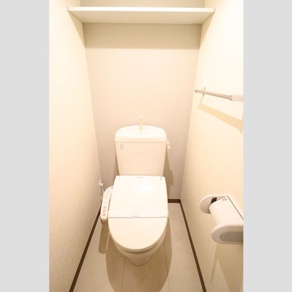 ファミール河内203号室 トイレ