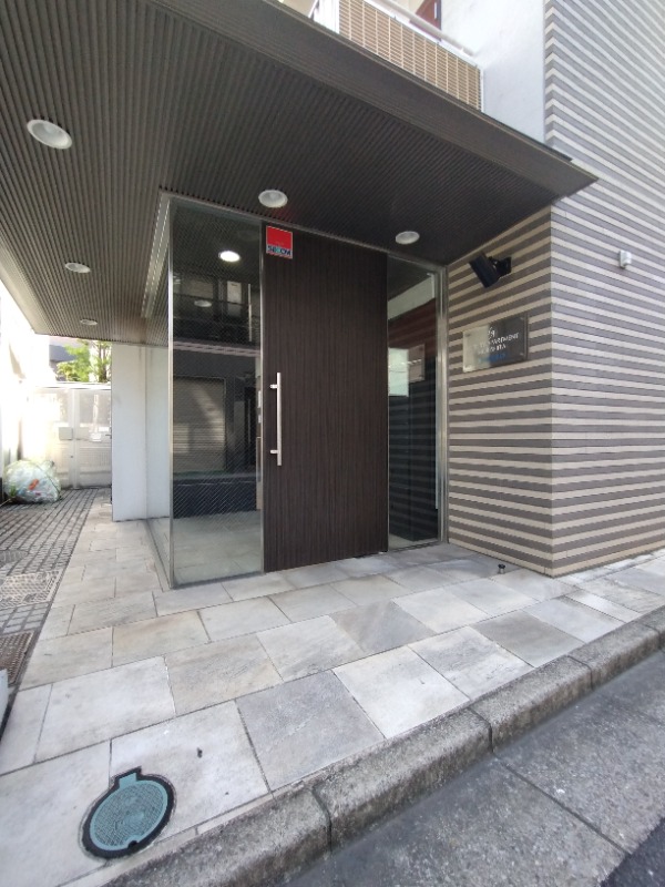 ラグジュアリーアパートメント森下3階 エントランス