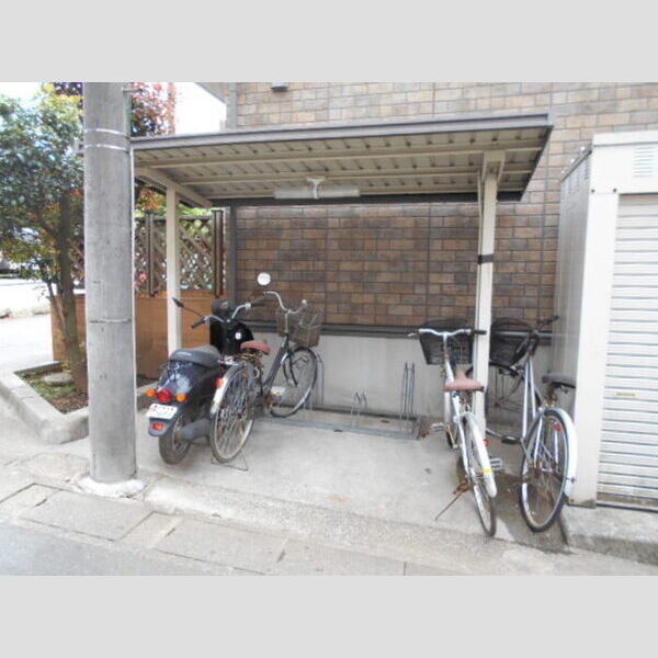 ル・マリアージュ101号室 駐輪場