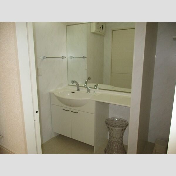 リヴェール205号室 独立洗面台