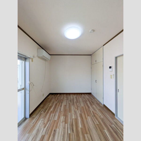 コンフォール大牧207号室 洋室