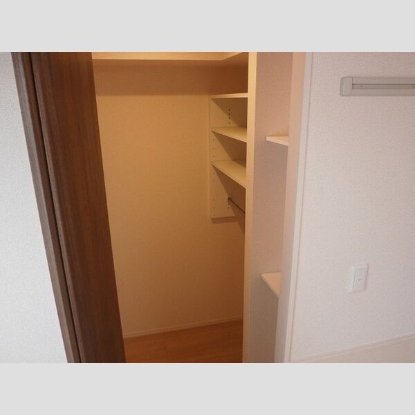 マハロラ ウォークインクローゼット