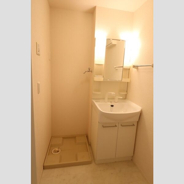 サンシャインみさと203号室 室内洗濯機置き場★洗髪洗面化粧台