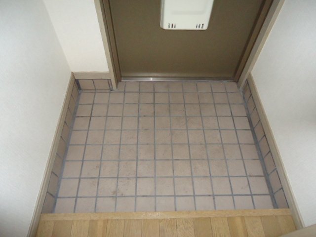 ルミナス千葉 玄関