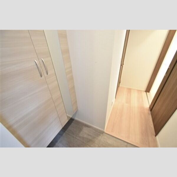 Same sky203号室 玄関