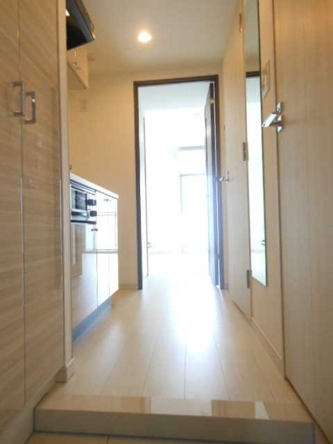 ガーラ・アヴェニュー武蔵小杉9階 明るいホワイトフローリング