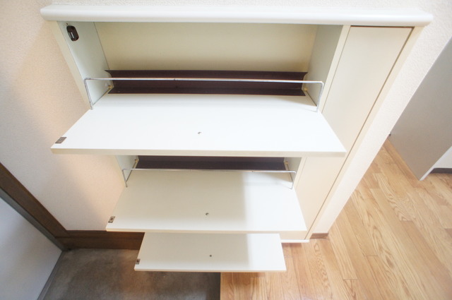 未貴ハイムＢ棟B102号室 靴の収納スペースもばっちりです。