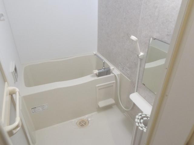 グリューネ　ハウス203号室 バス