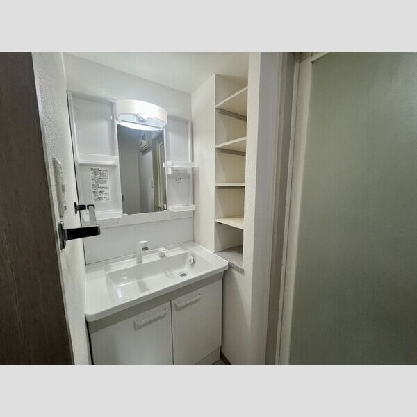 フジ・ヴェール毘沙門堂401号室 同建物別部屋の参考画像