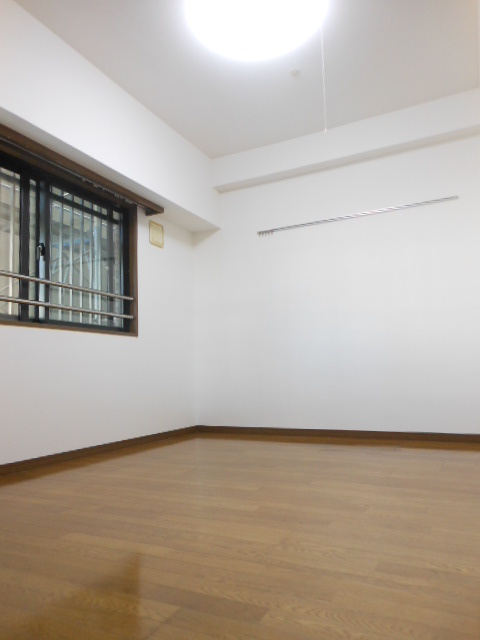 グランド・ガーラ渋谷9階 広々とした洋室です