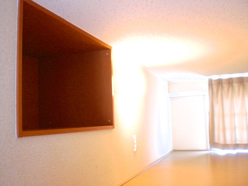 レオパレス錦106号室 テレビはロフトに置くことも可能です。