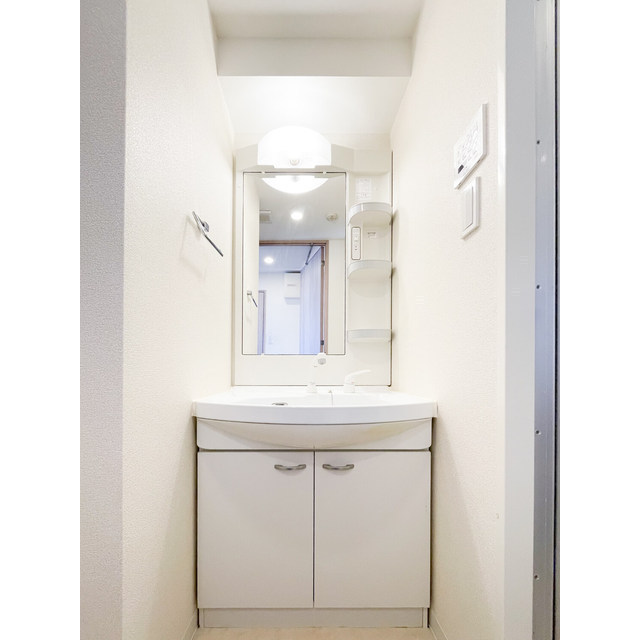 N-stage両国 内観