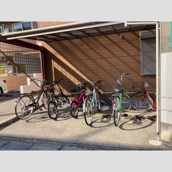 カーサ松が枝205号室 駐輪場