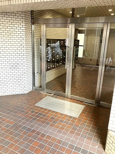 メゾーネ山下町 エントランス