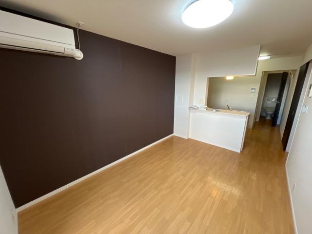 エクセレントヒルズ201号室 リビング